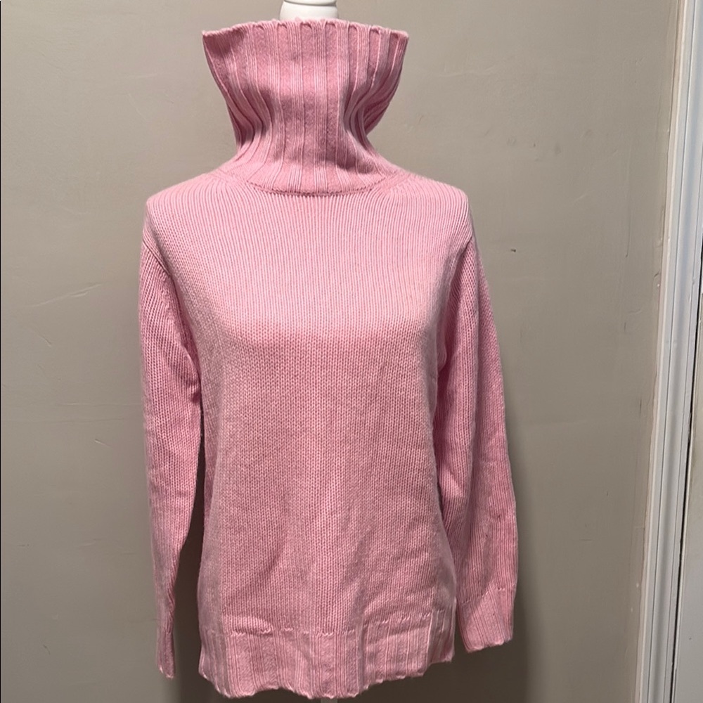 Vintage Lord & Taylot Pink Ribbed Turtleneck Cashmere Sweater